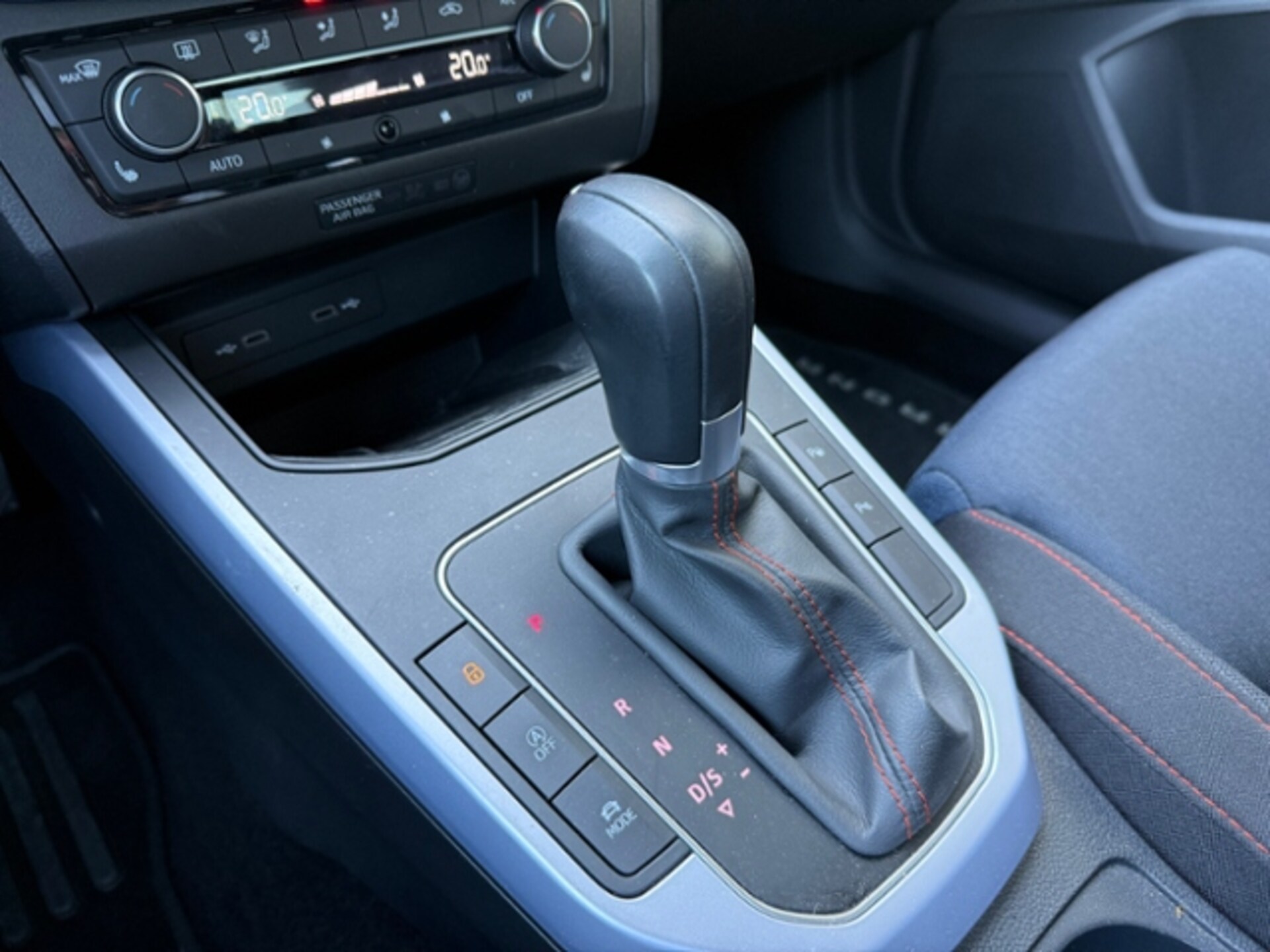 SEAT Arona FR