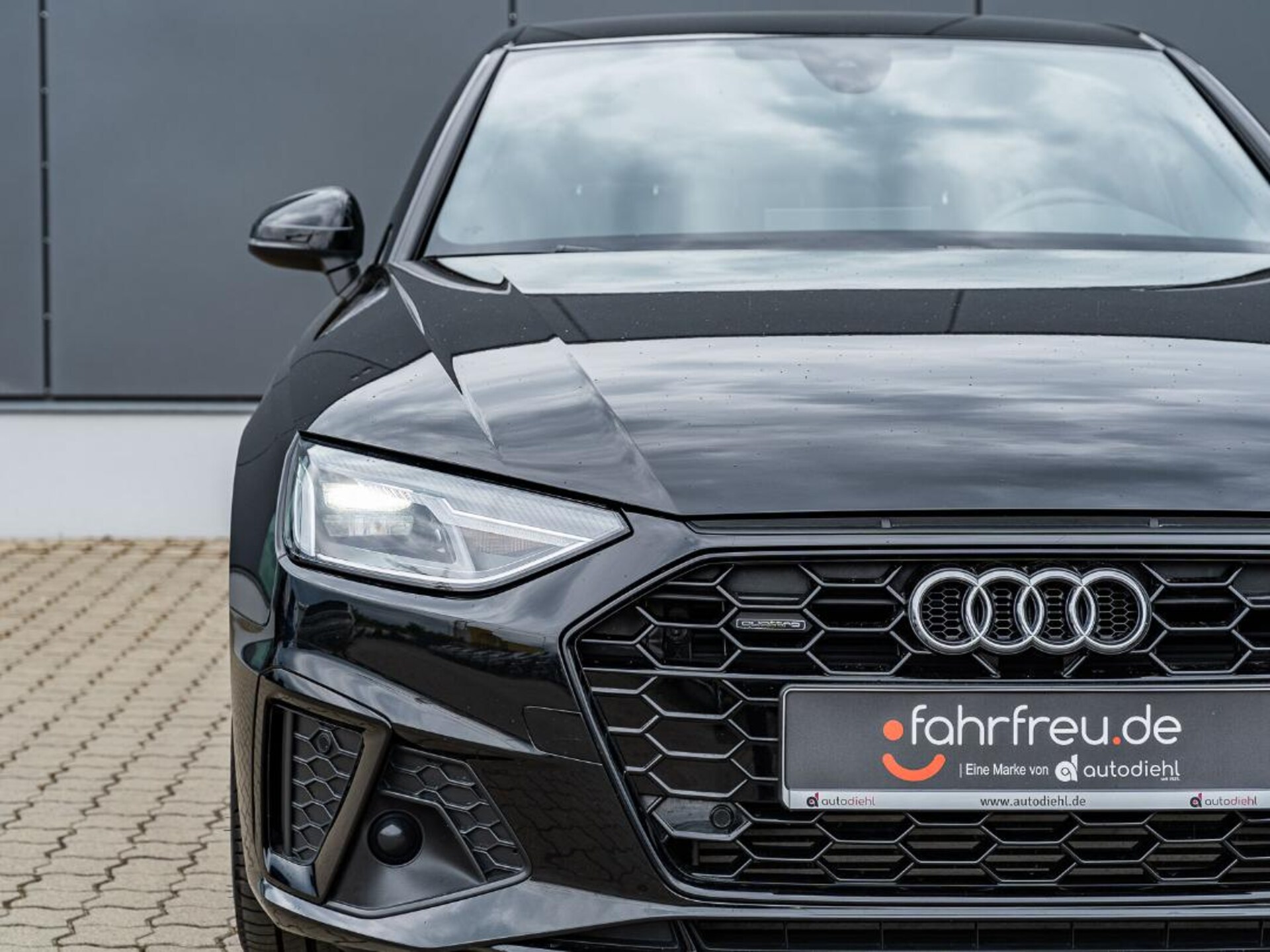 Audi A4 Limousine S line