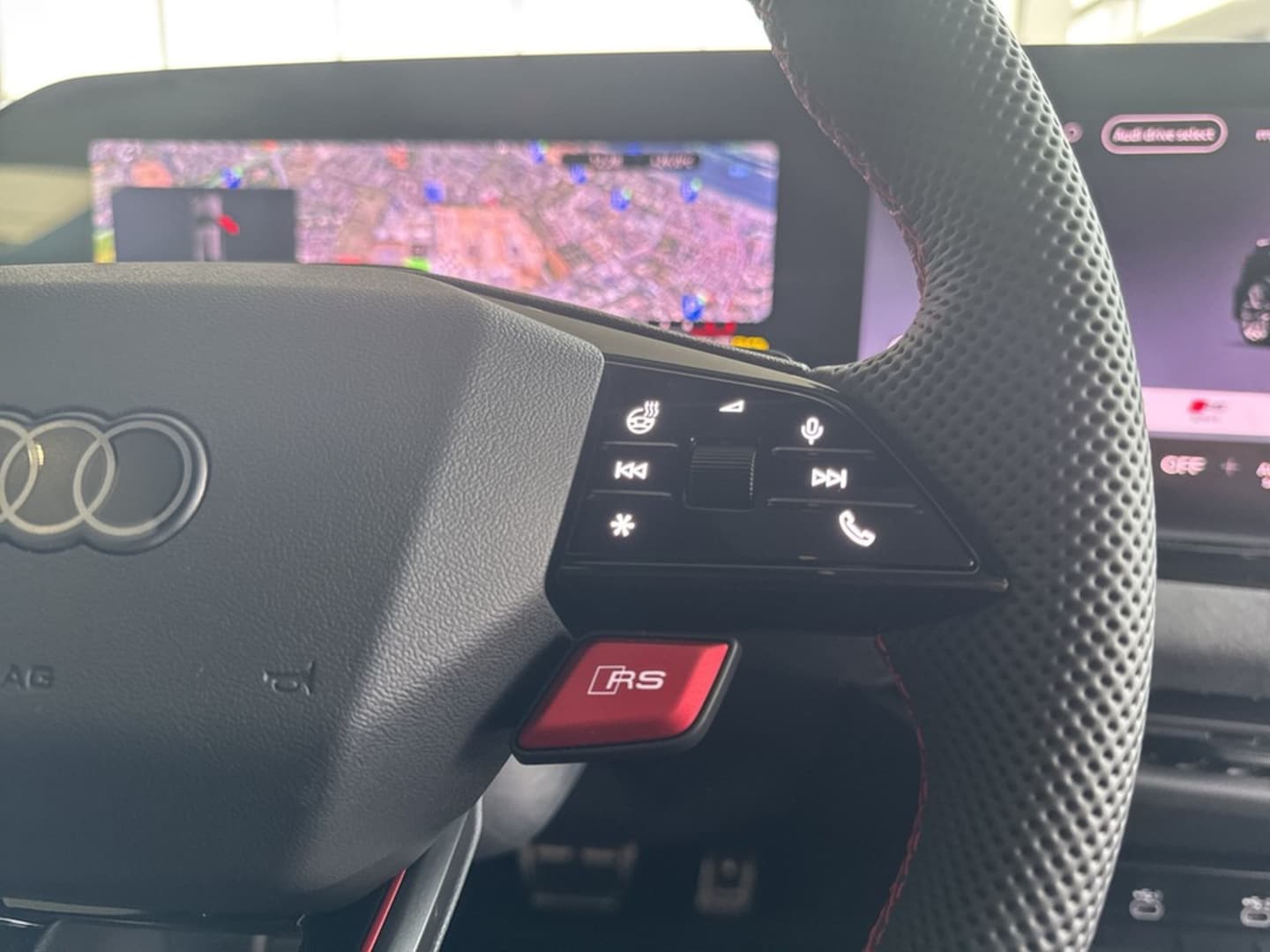 Bild über Audi RS 5 Limousine TFSI quattro 470 kW tiptronic - für weitere Informationen kontaktieren Sie den Audi Partner