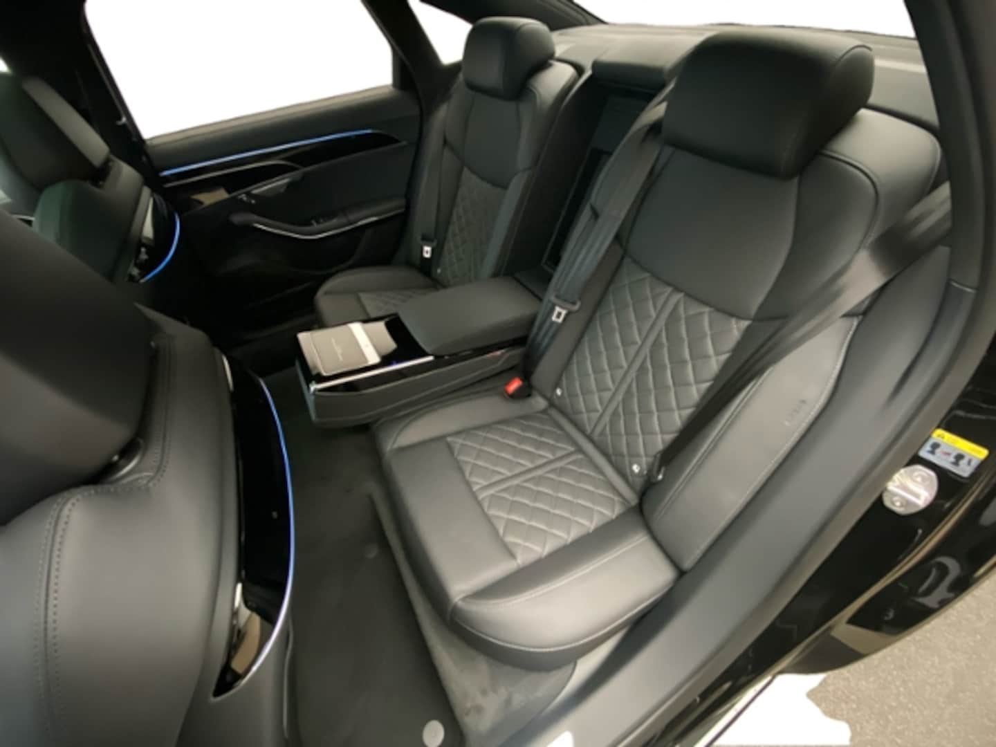 Bild über Audi A8 50 TDI quattro tiptronic - für weitere Informationen kontaktieren Sie den Audi Partner