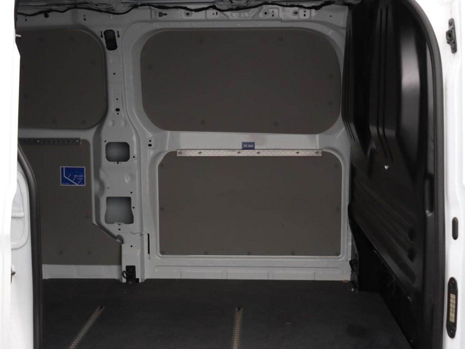 Volkswagen Transporter Kasten langer Radstand – Bild 6