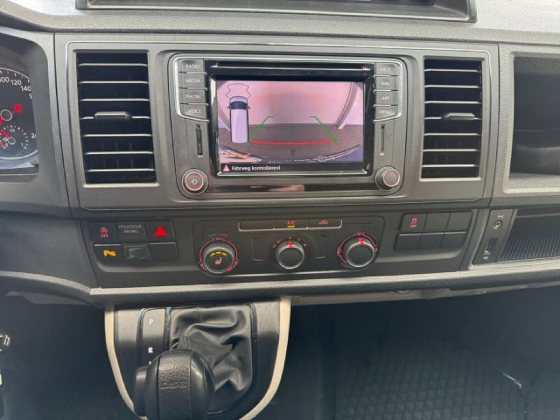 Volkswagen T6 Transporter Kasten langer Radstand