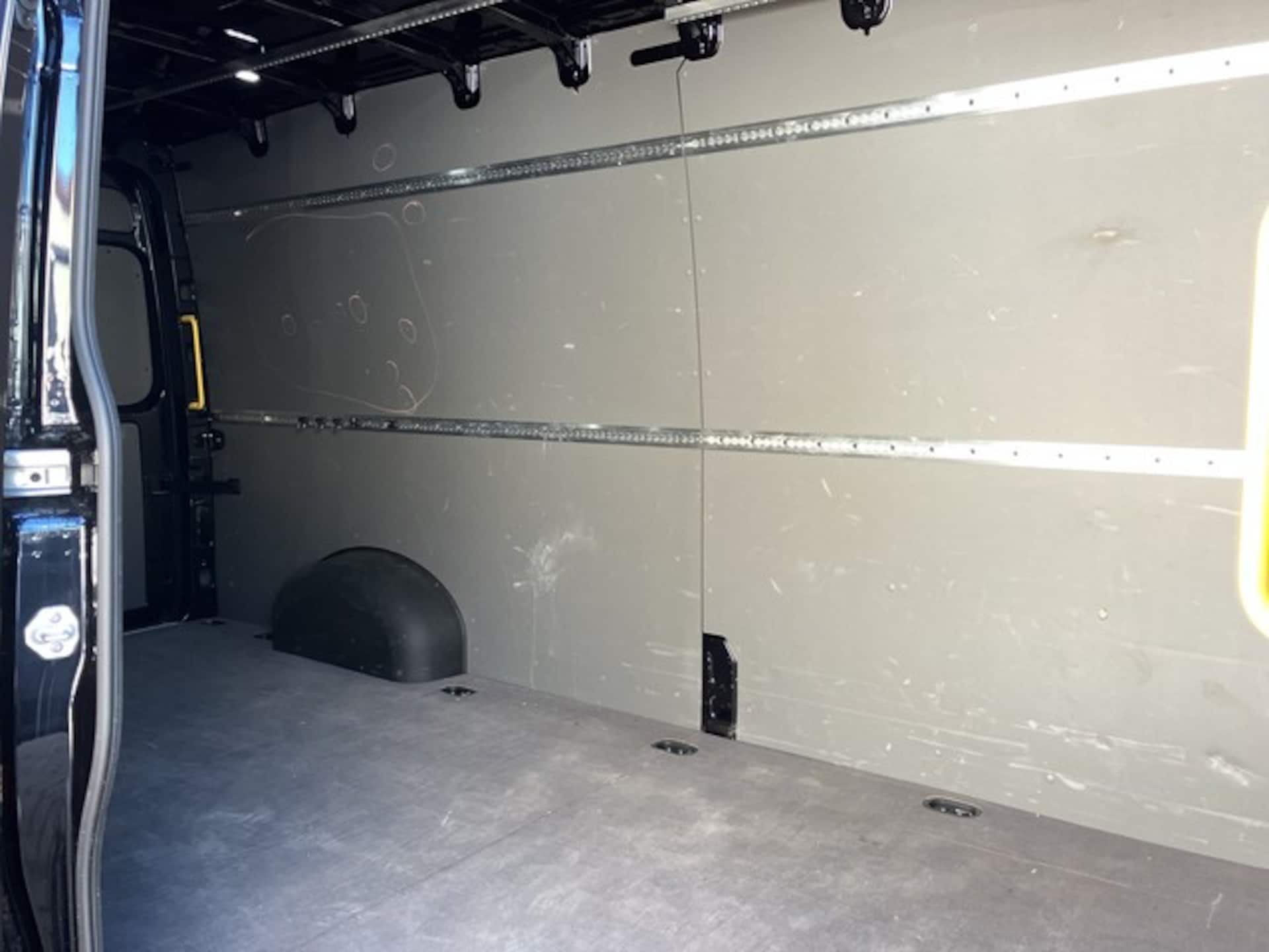 Volkswagen Crafter Kasten langer Radstand