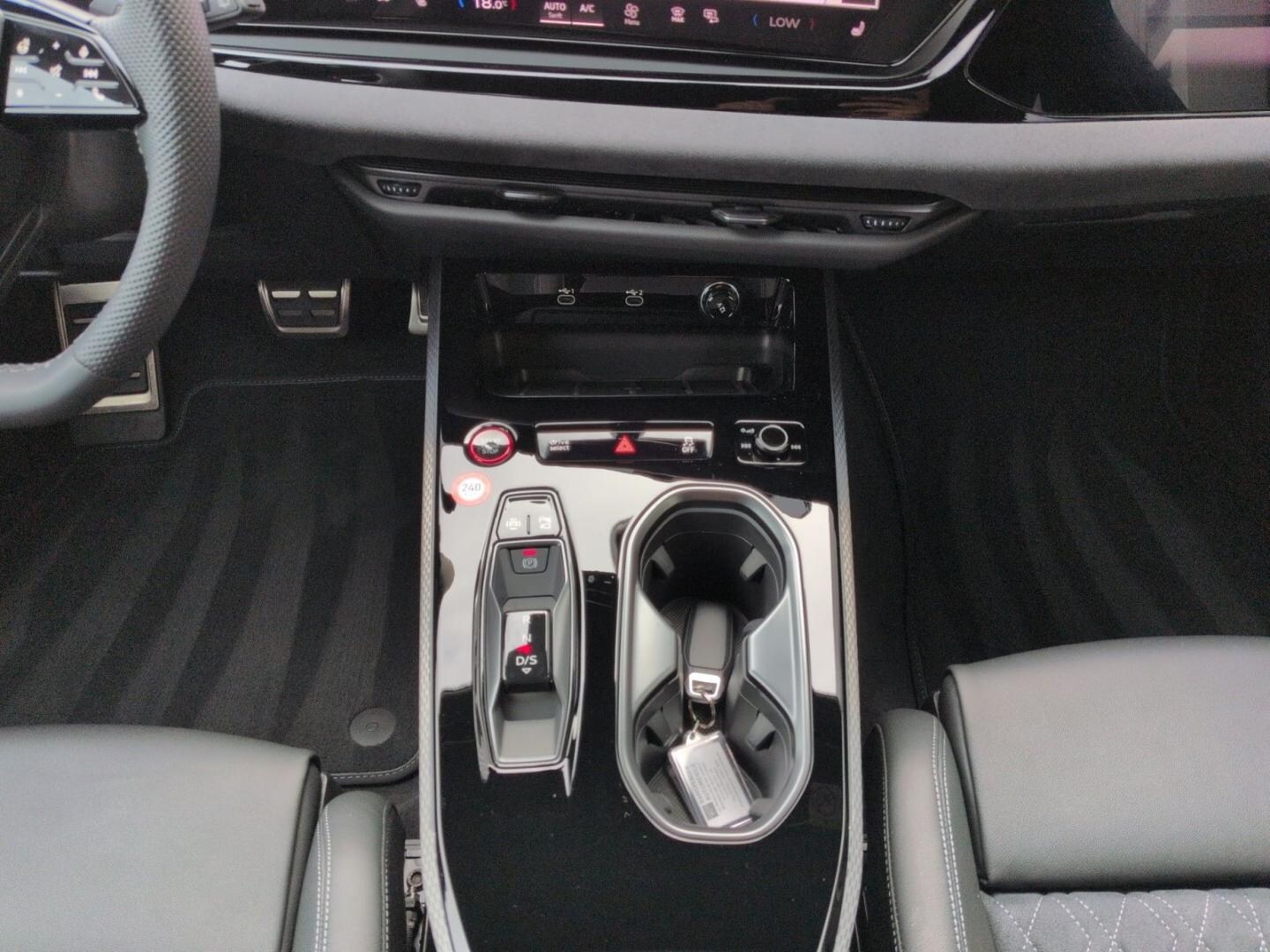 Bild über Audi A6 Avant TDI 150 kW S tronic - für weitere Informationen kontaktieren Sie den Audi Partner
