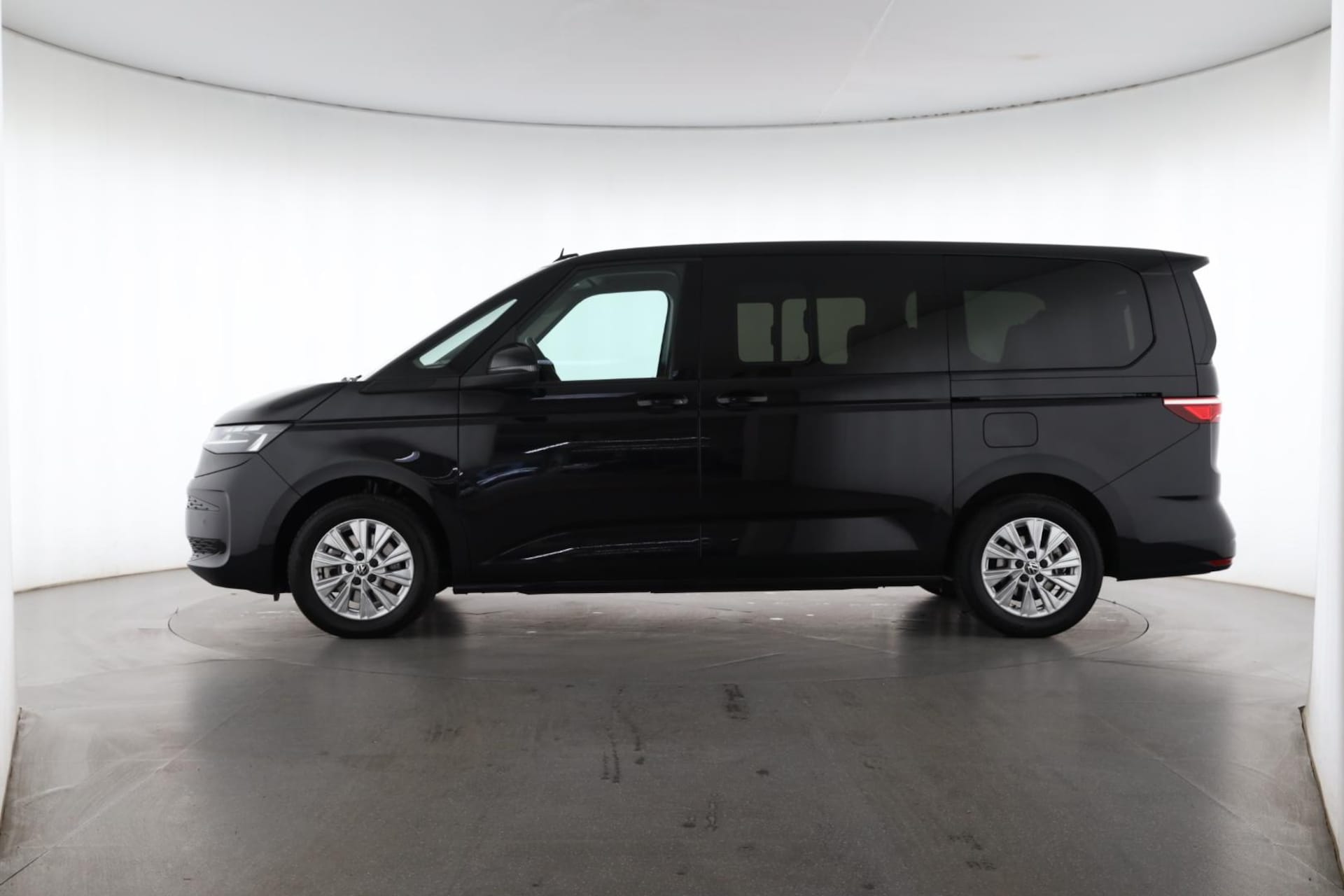 Volkswagen Multivan Langversion Basis-Modell