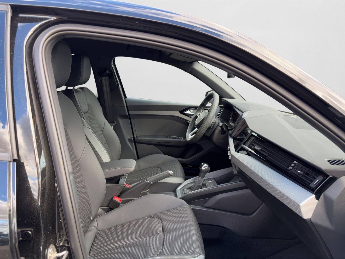 Bild über Audi A1 Sportback S line 35 TFSI S tronic - für weitere Informationen kontaktieren Sie den Audi Partner