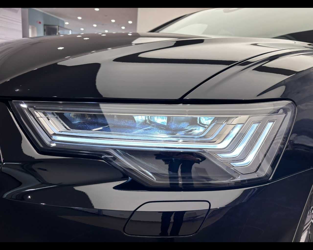 Immagine di Audi A6 Avant TFSI e S line edition 50 TFSI e quattro 220 kW (299 CV) S tronic - Vista: for more details contact your dealer