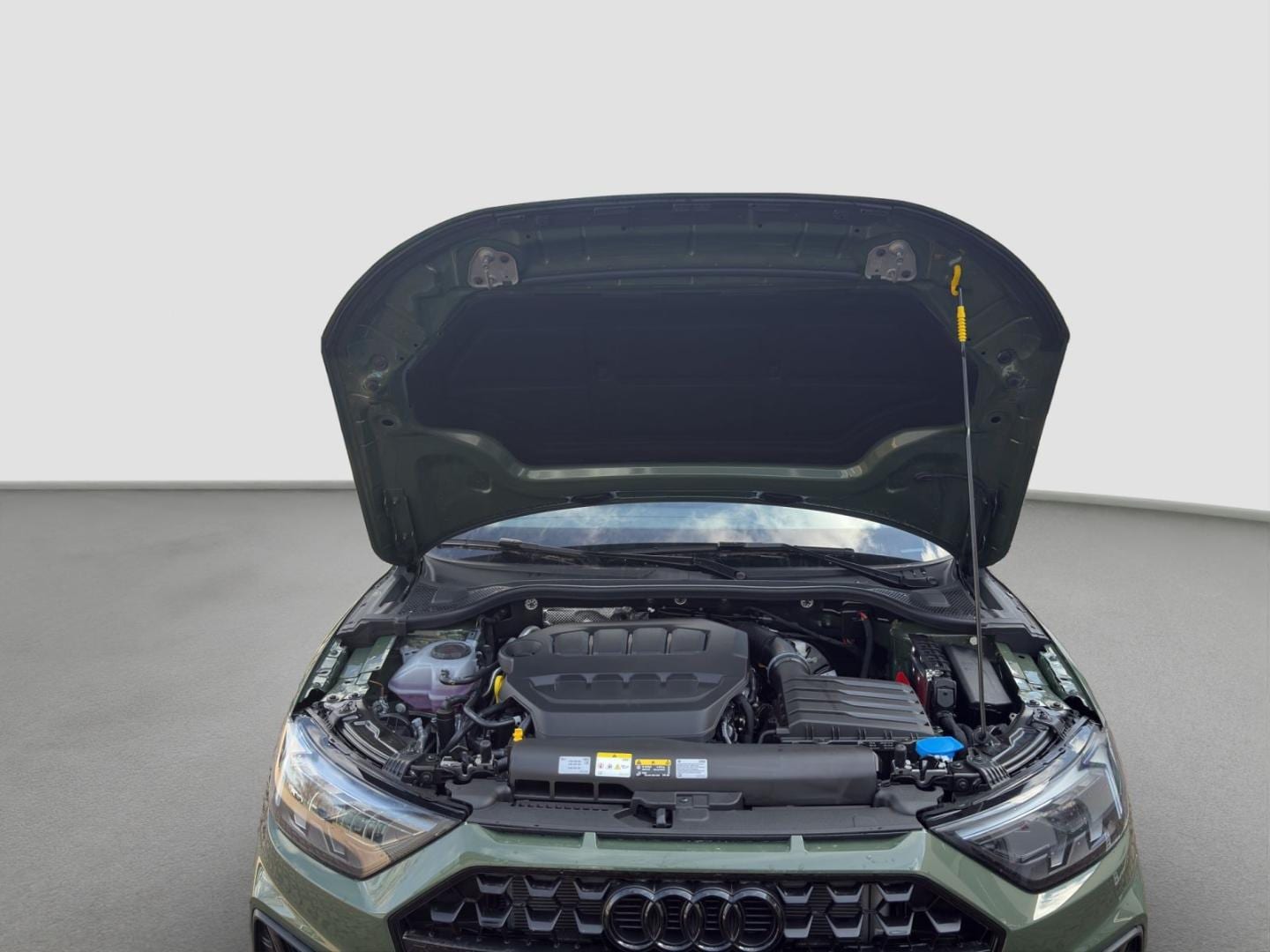 Bild über Audi A1 Sportback S line 40 TFSI S tronic - für weitere Informationen kontaktieren Sie den Audi Partner