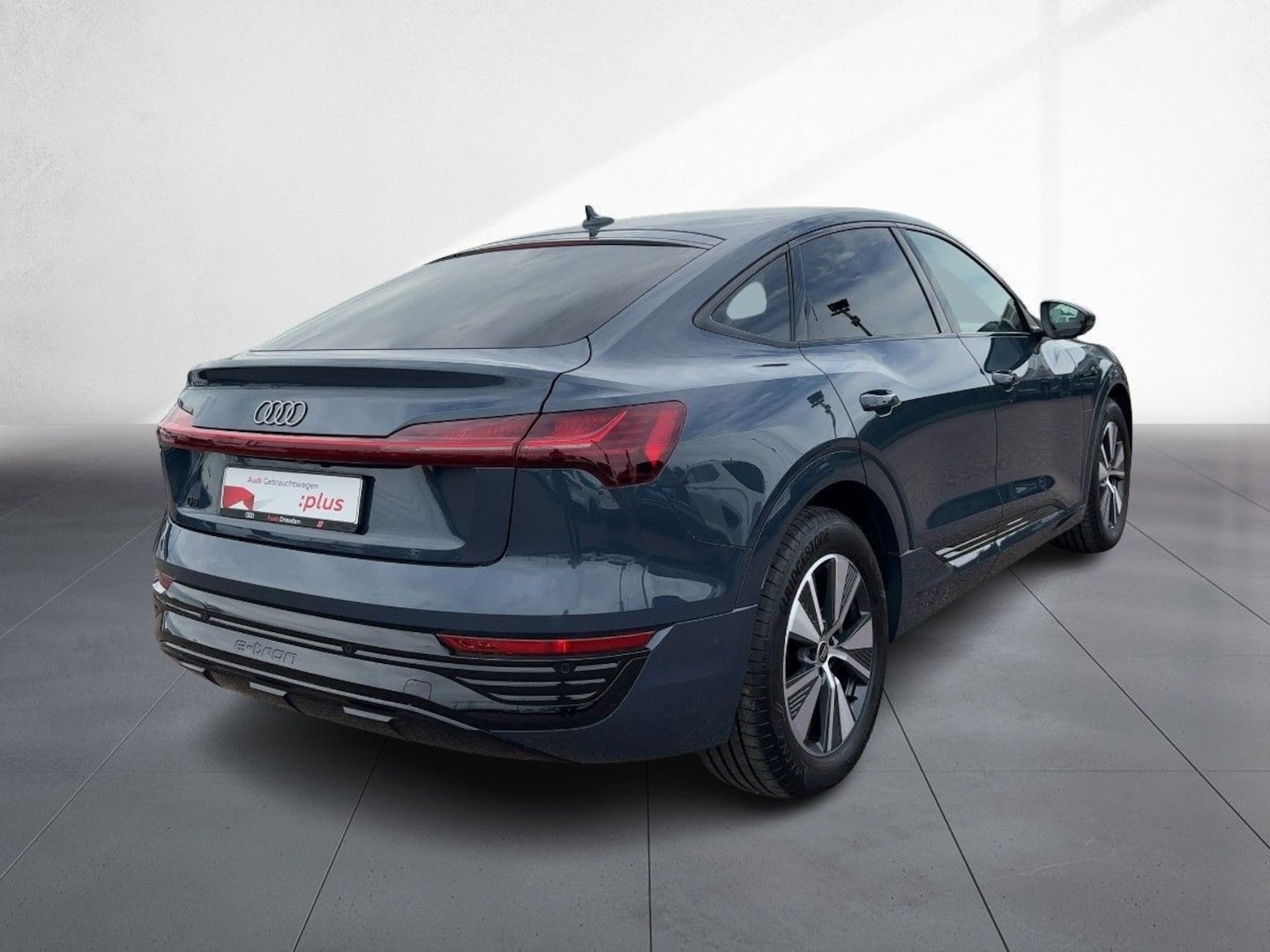 Bild über Audi Q8 Sportback e-tron advanced 50 e-tron quattro - für weitere Informationen kontaktieren Sie den Audi Partner