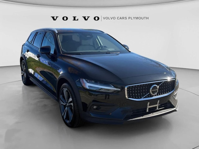 2025 Volvo V60 Cross Country
