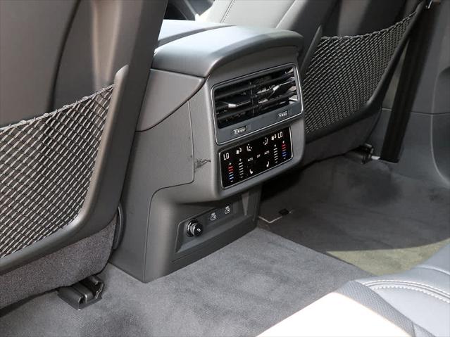 2025 AUDI Q8 - Image 15
