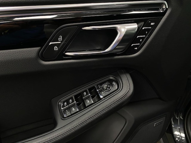 2026 Porsche Macan T - Photo 70