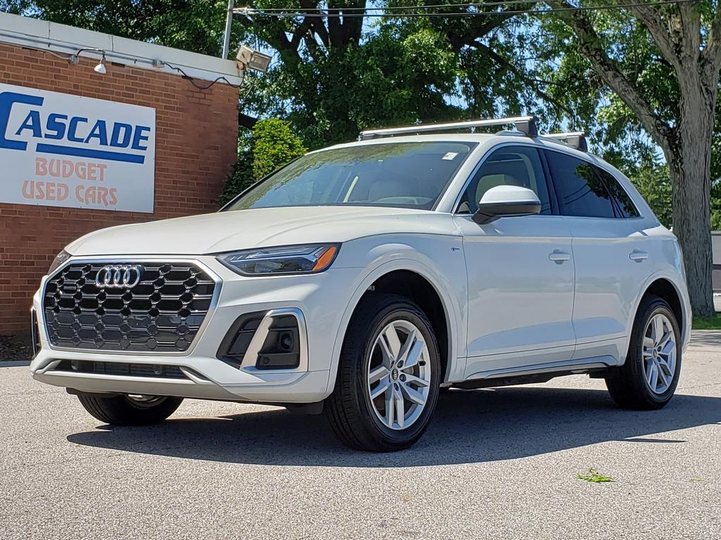2023 Audi Q5 45 Premium's photo