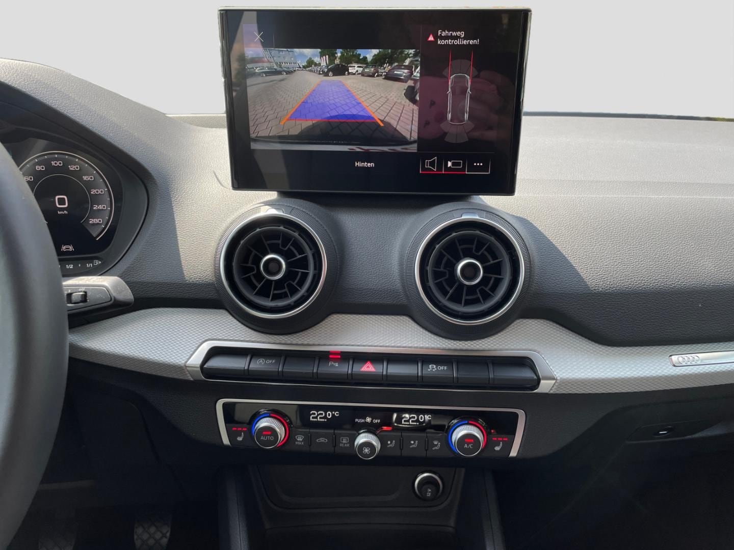 Bild über Audi Q2 advanced 30 TFSI Schaltgetriebe - für weitere Informationen kontaktieren Sie den Audi Partner