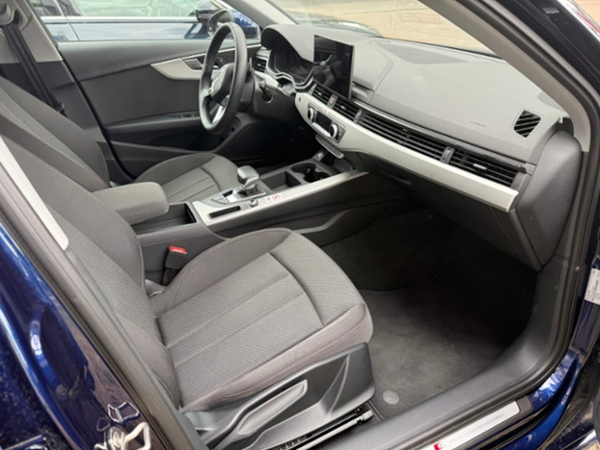 Audi A4 Avant S line