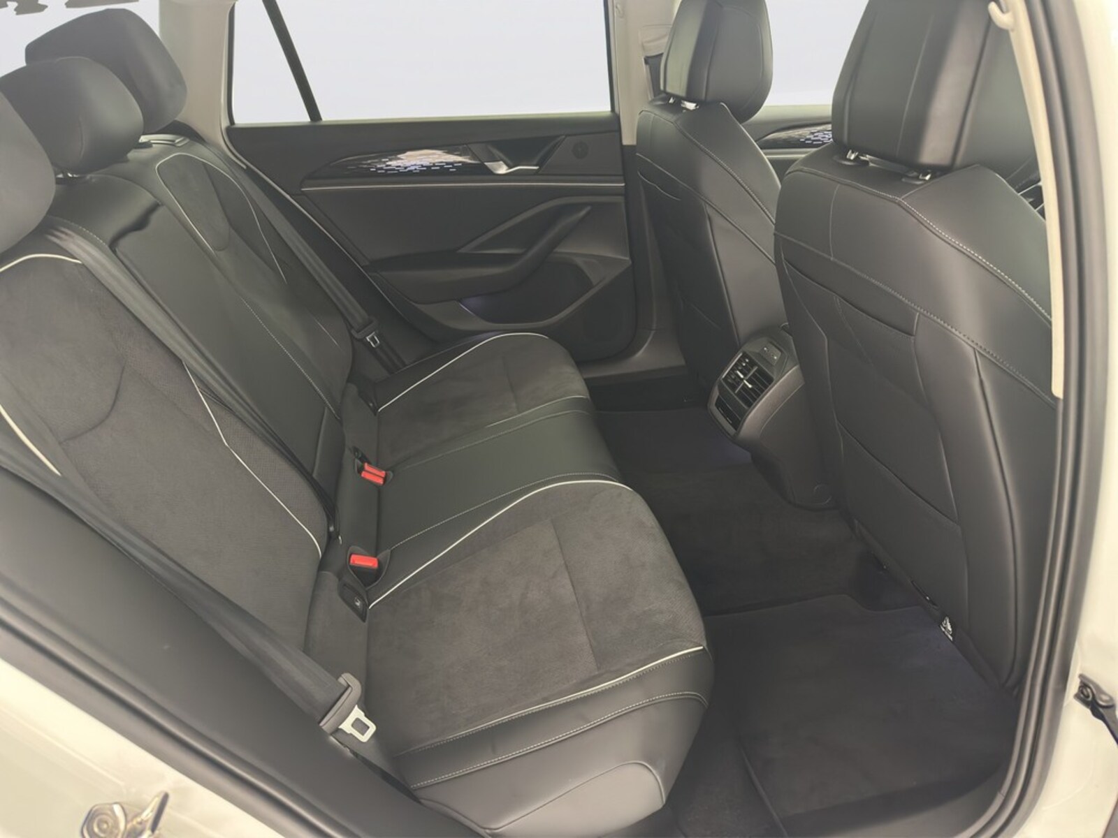 Volkswagen Passat – Bild 17