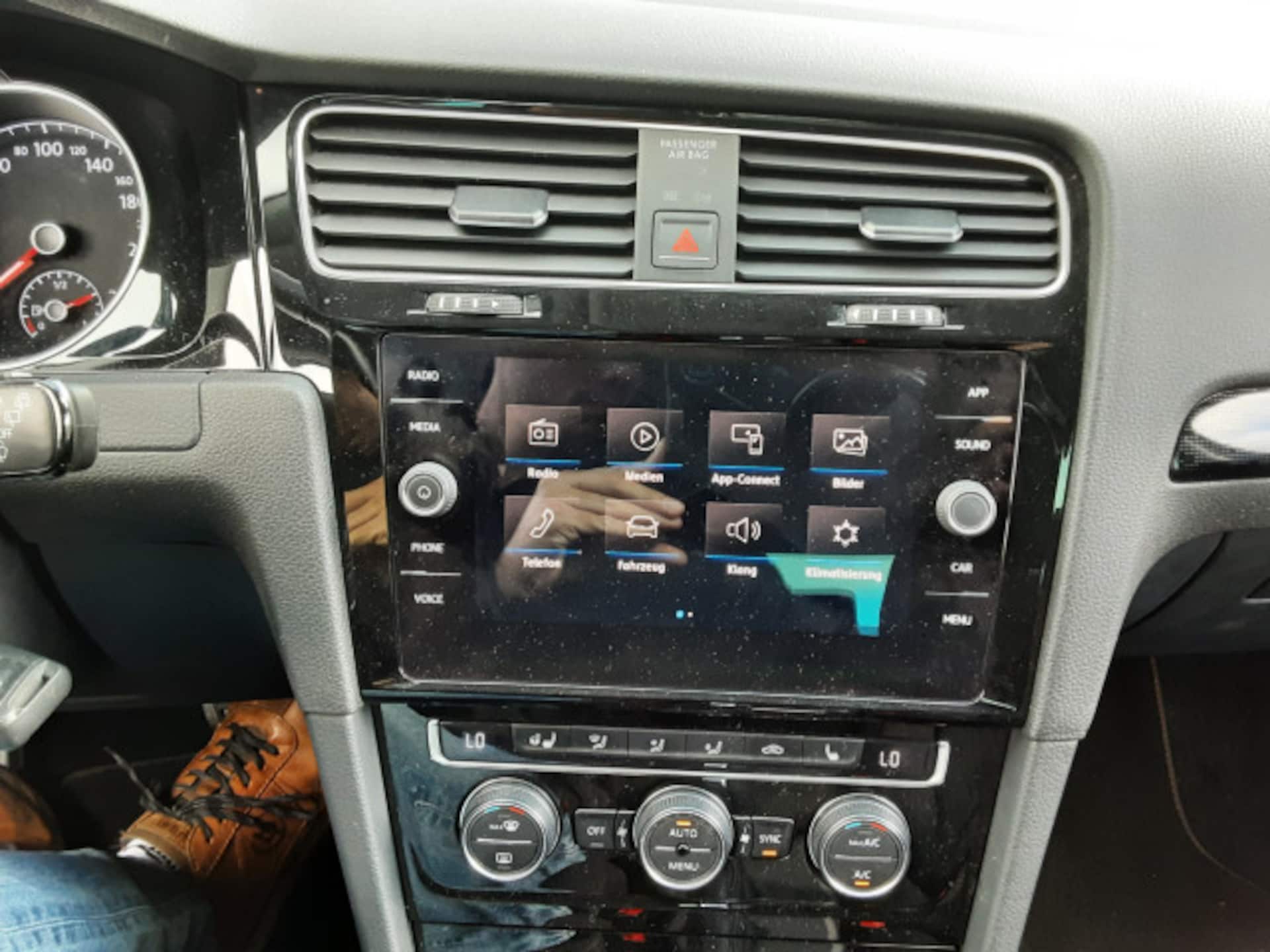 Volkswagen Golf SOUND