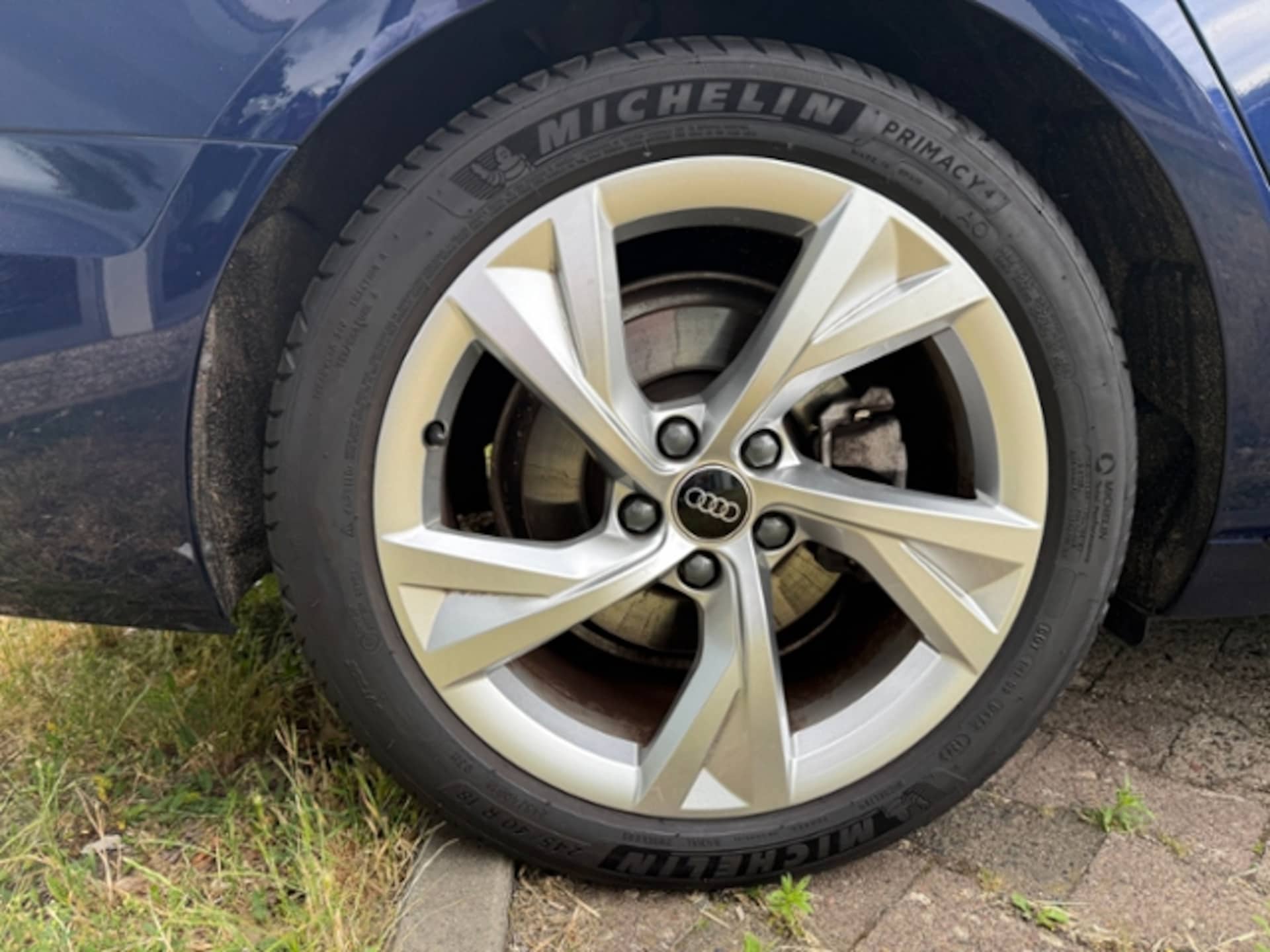 Audi A4 Avant S line