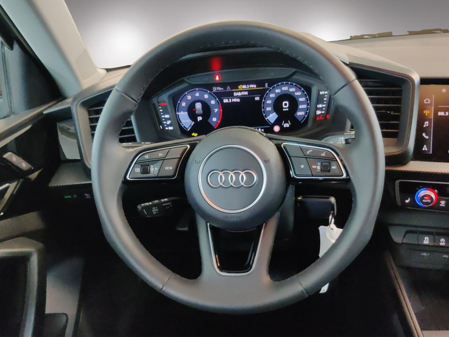 Bild über Audi A1 Sportback advanced 30 TFSI S tronic - für weitere Informationen kontaktieren Sie den Audi Partner