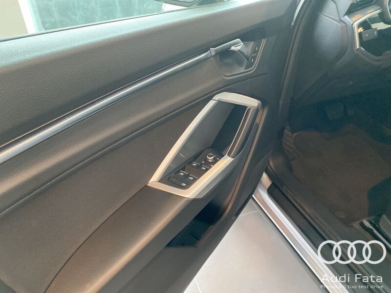 Immagine di Audi Q3 Business 35 TDI 110 kW (150 PS) S tronic - Vista: for more details contact your dealer