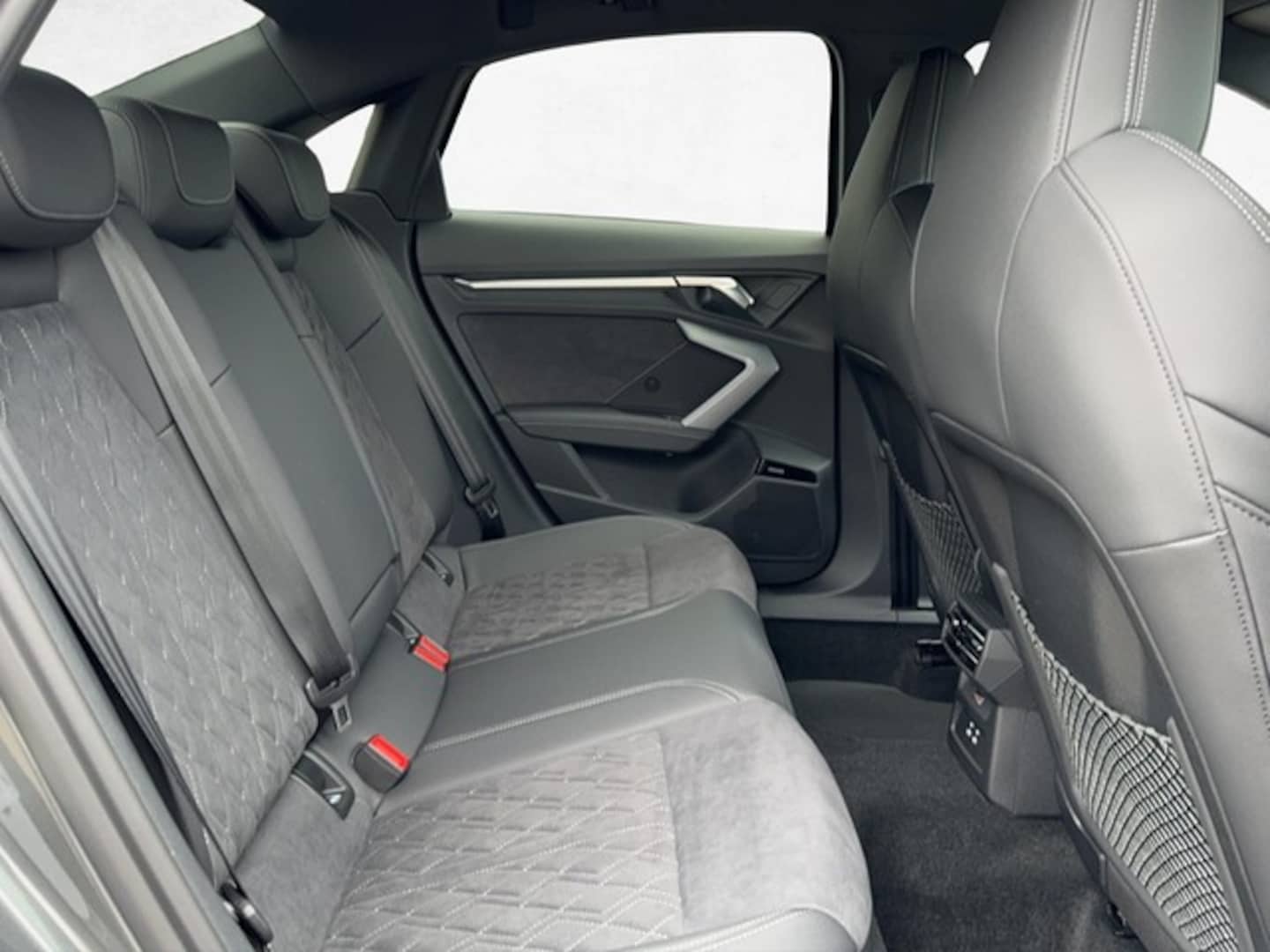 Bild über Audi A3 Limousine S line TFSI S tronic - für weitere Informationen kontaktieren Sie den Audi Partner