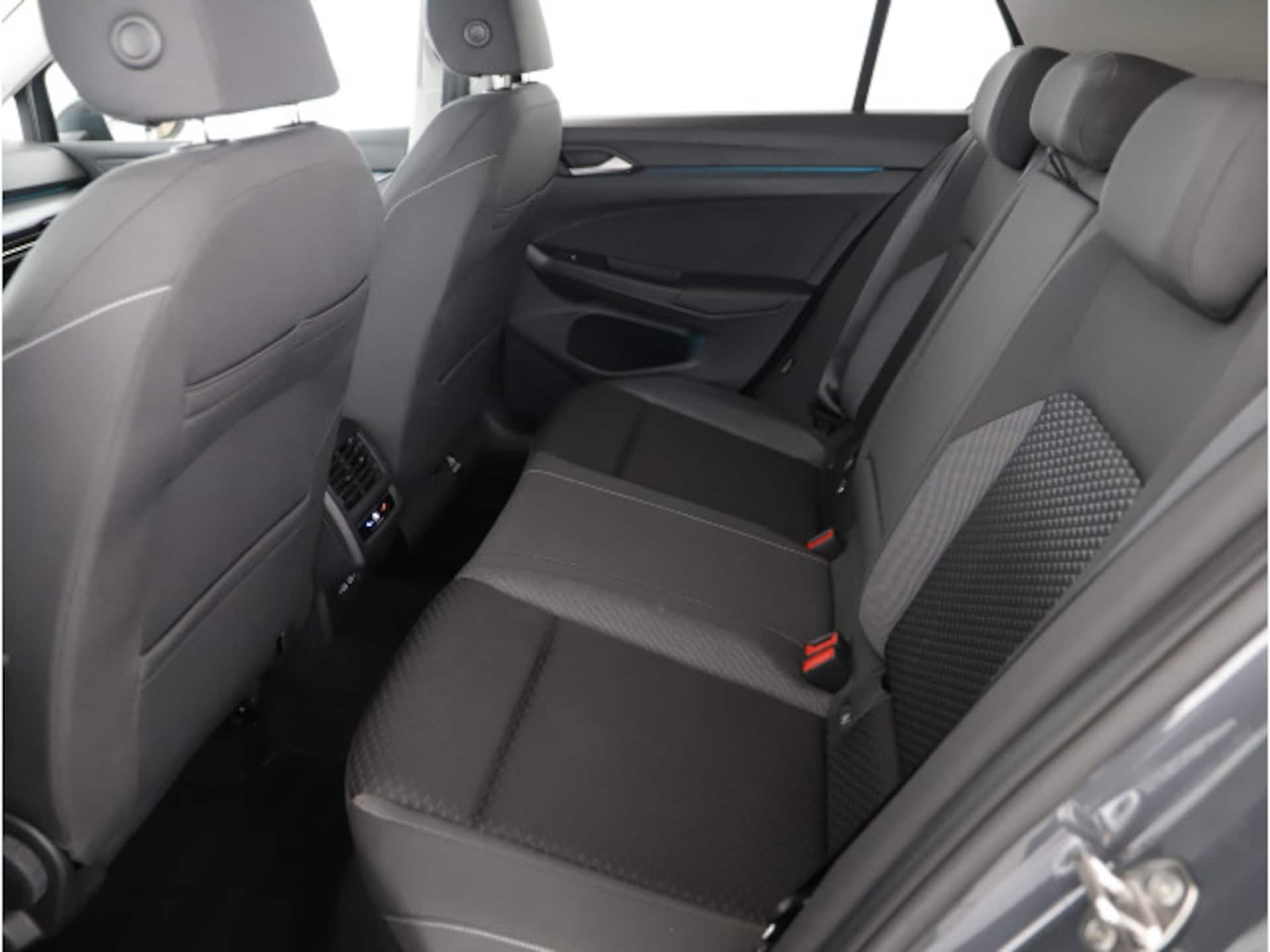 Volkswagen Golf Active