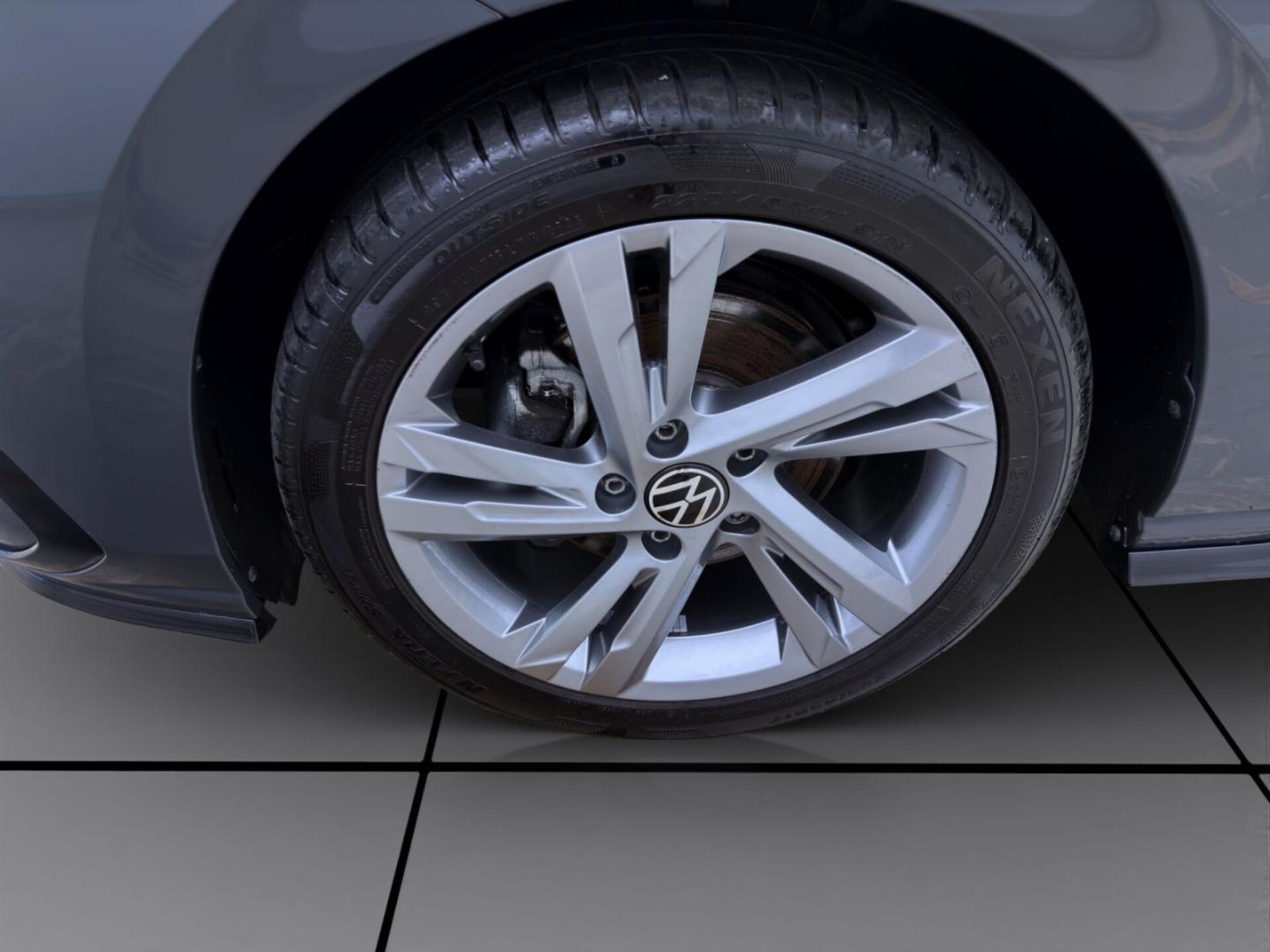 Volkswagen Golf R-Line
