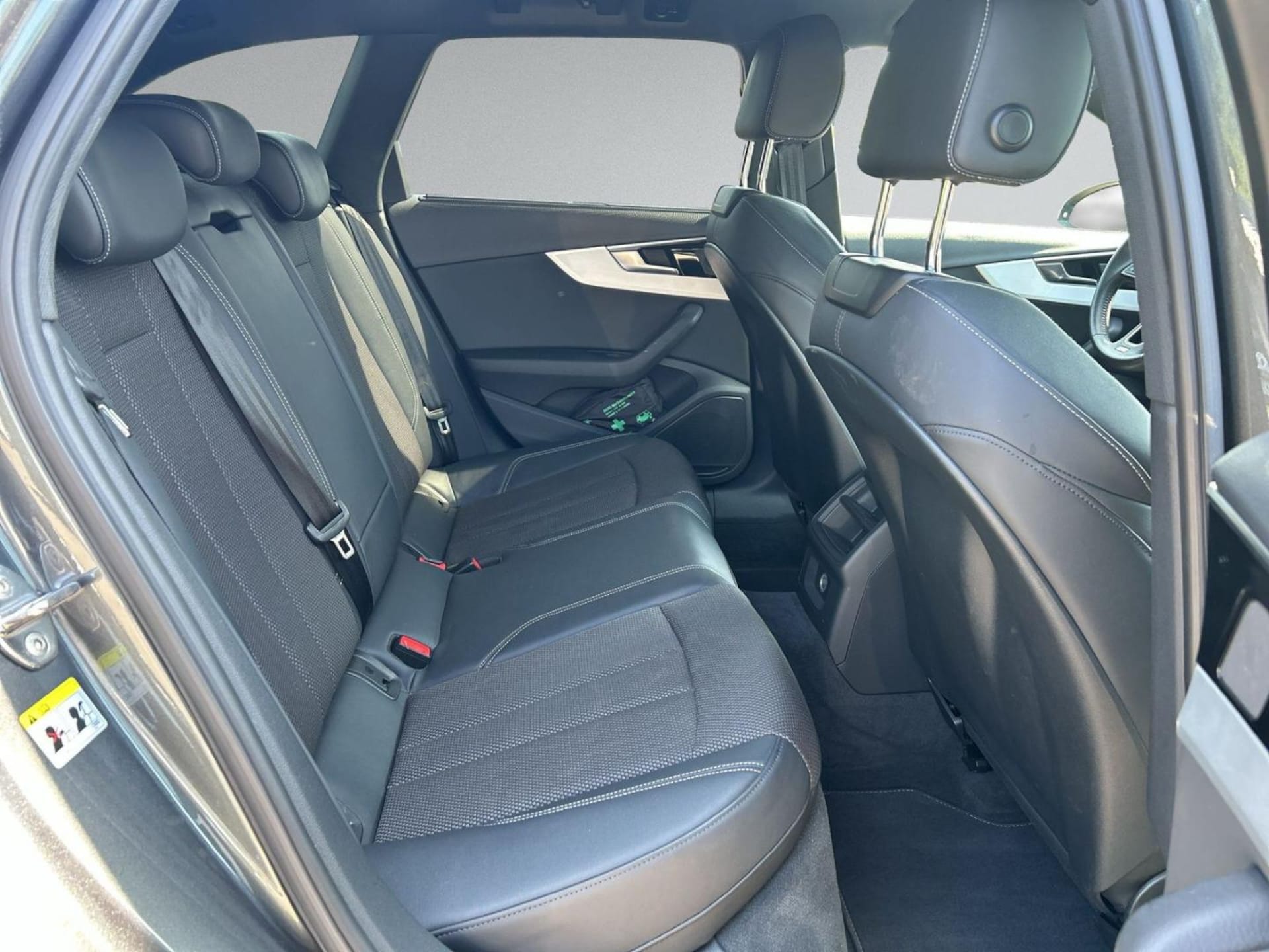Audi A4 Avant S line