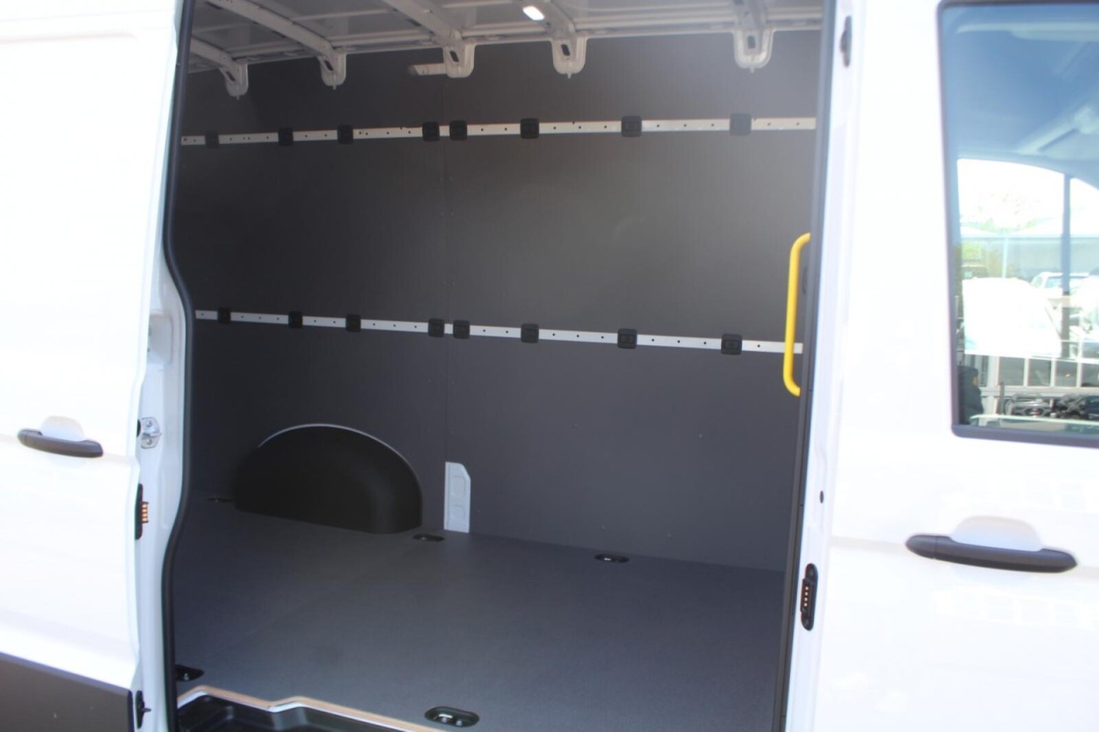 Volkswagen Crafter Kasten mittlerer Radstand – Bild 7