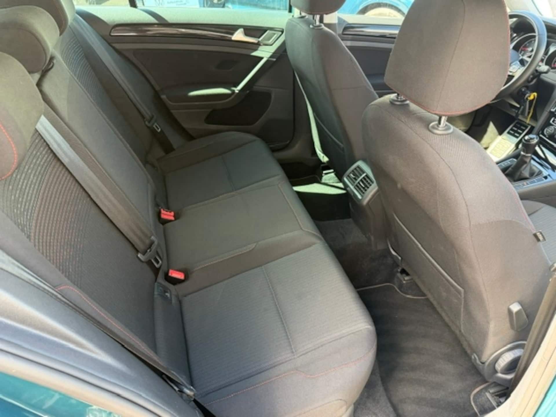 Volkswagen Golf SOUND