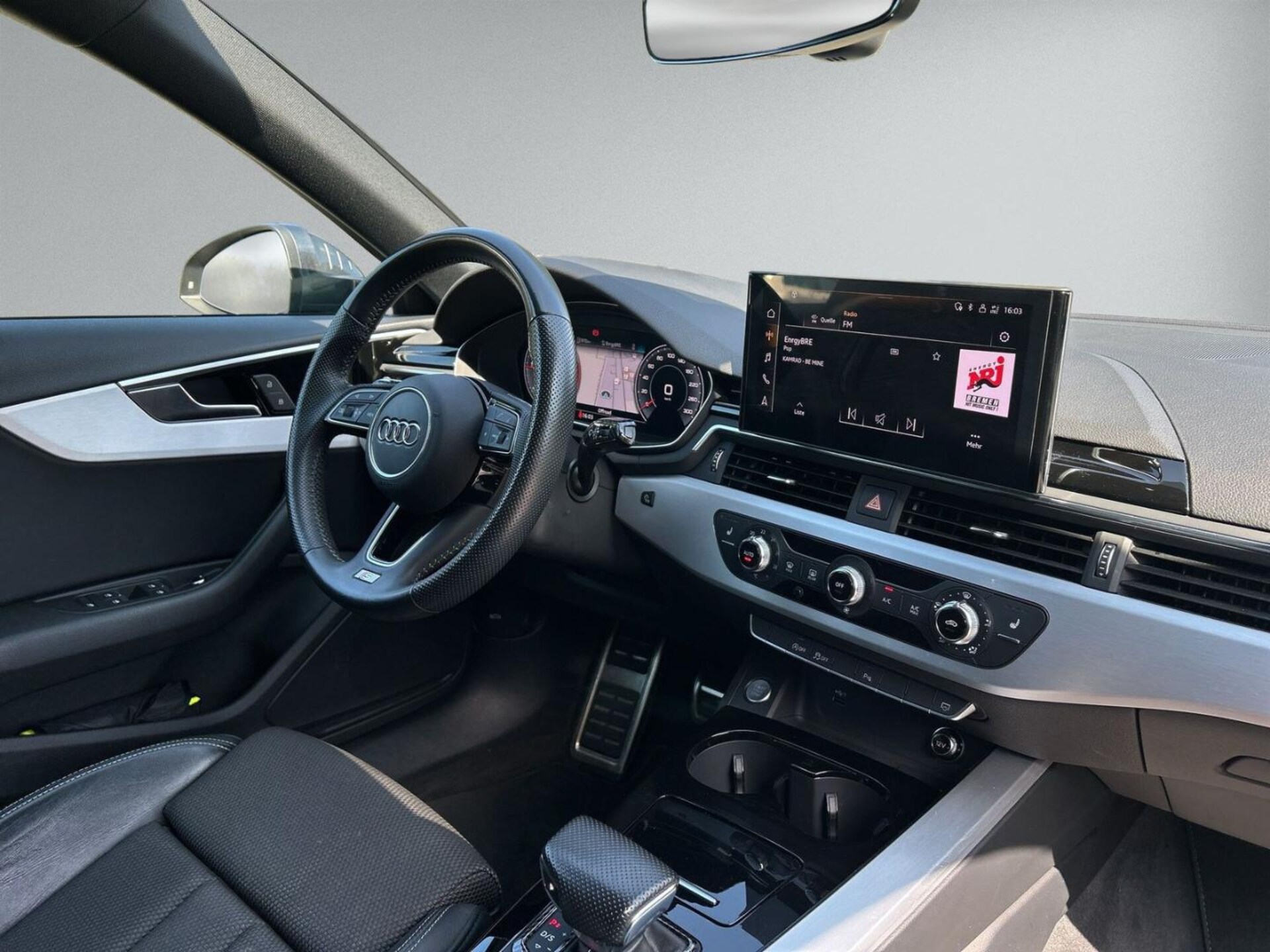 Audi A4 Avant S line