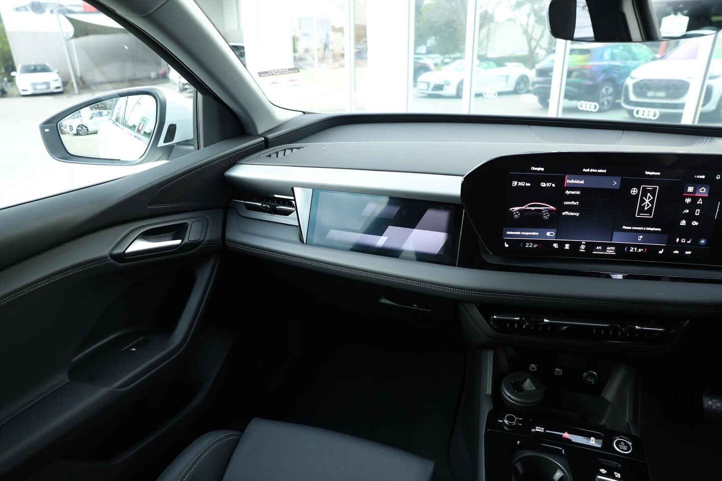 Image about Audi Q6 Sportback e-tron e-tron
