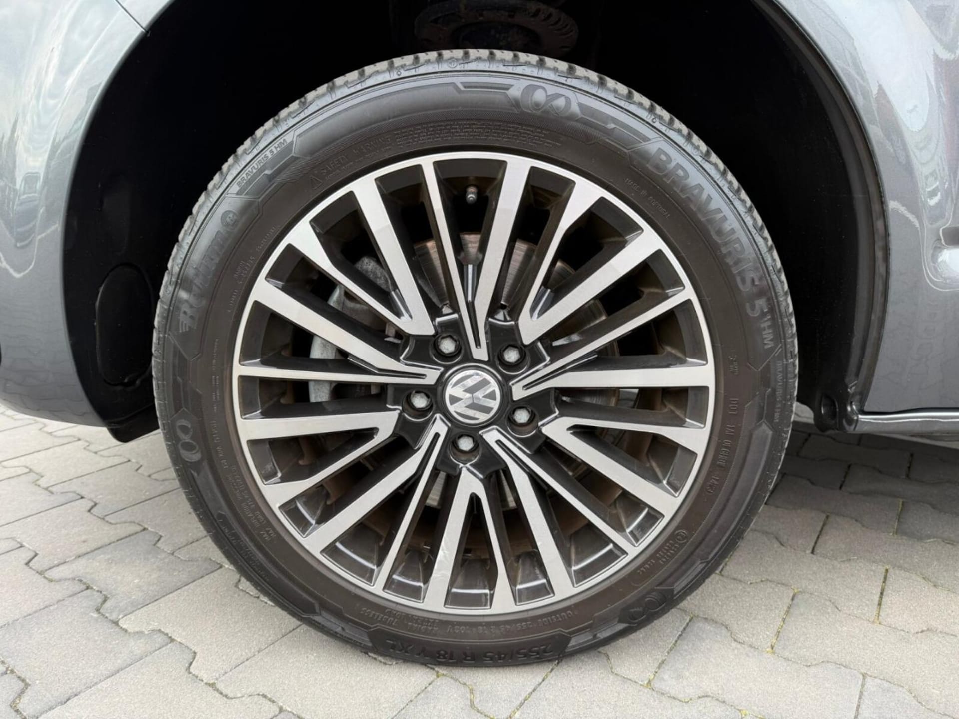 Volkswagen Caravelle 6.1 krótki rozstaw osi SE
