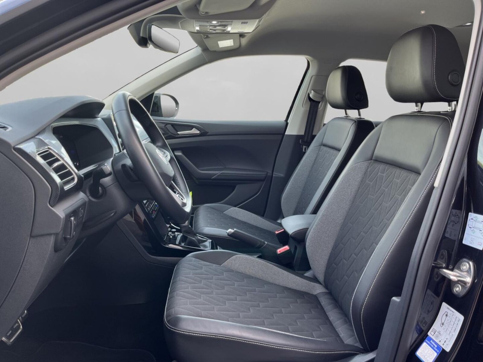 Volkswagen T-Cross – Bild 11