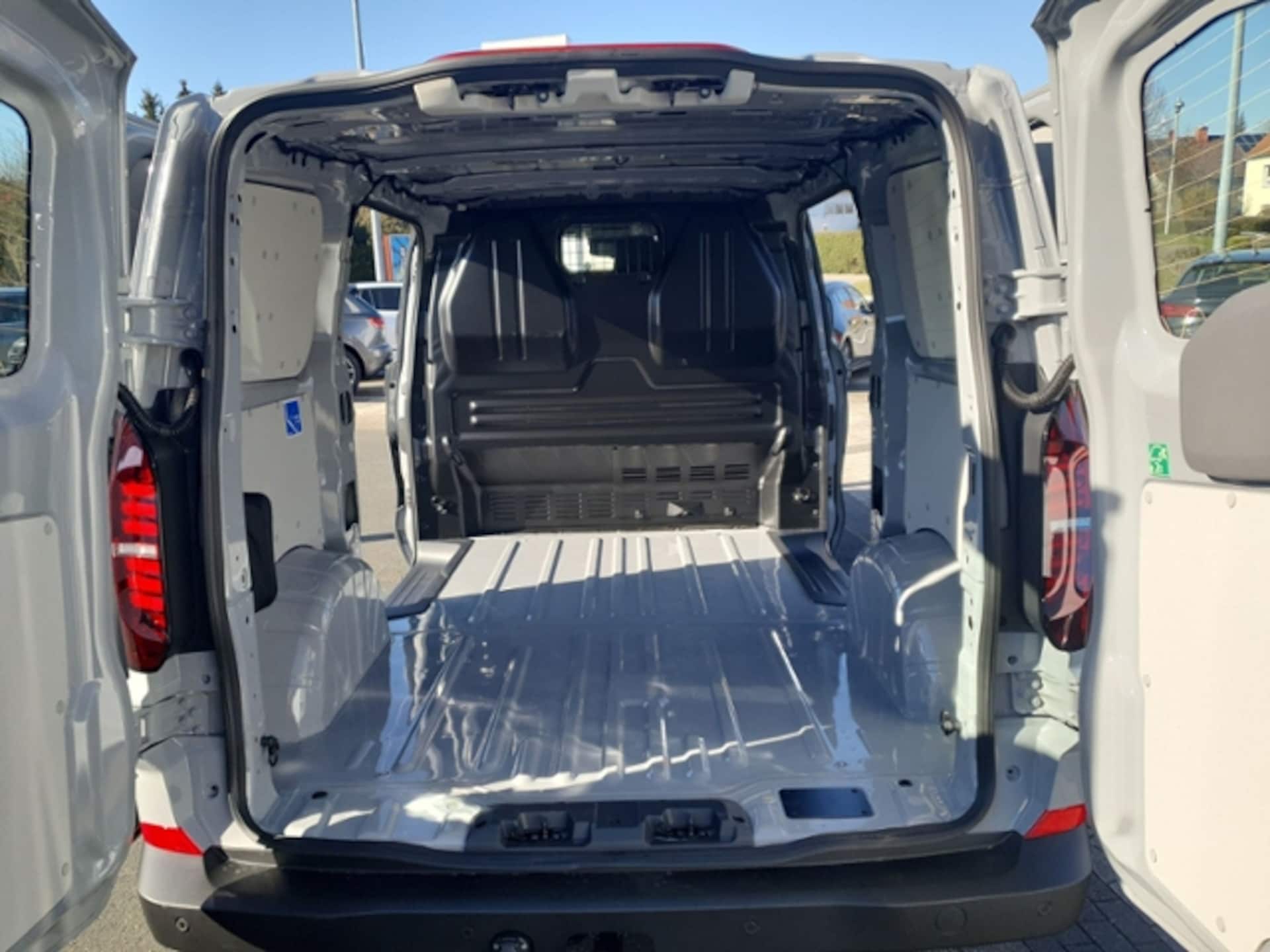 Volkswagen Transporter Kasten kurzer Radstand