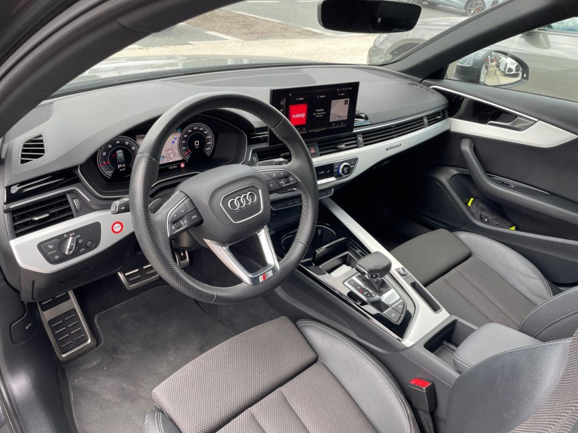Audi A4 Avant S line
