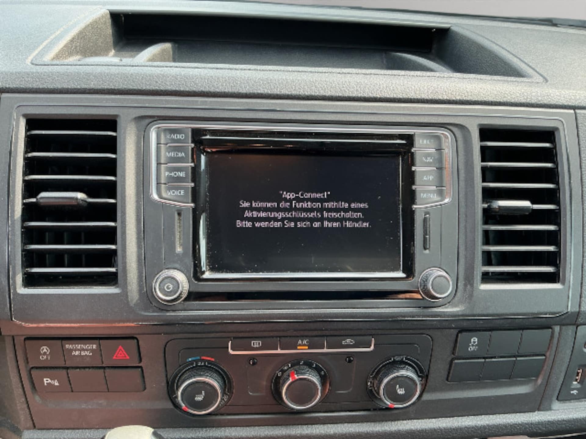 Volkswagen T6 Transporter Kombi langer Radstand