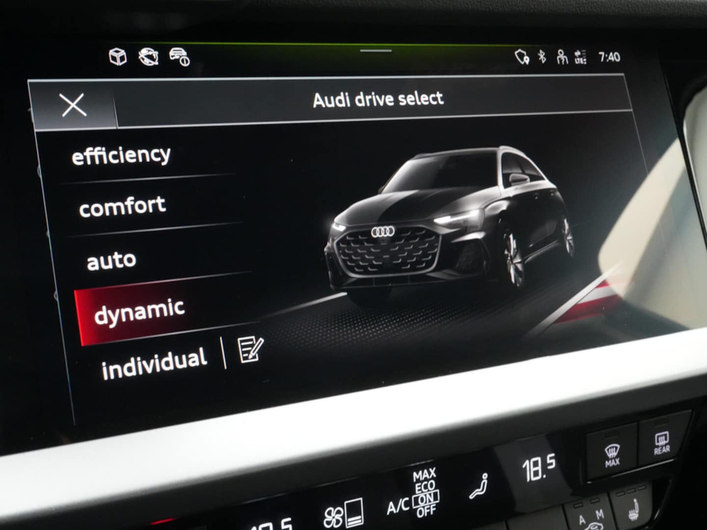 Bild über Audi A3 Sportback TDI S tronic - für weitere Informationen kontaktieren Sie den Audi Partner