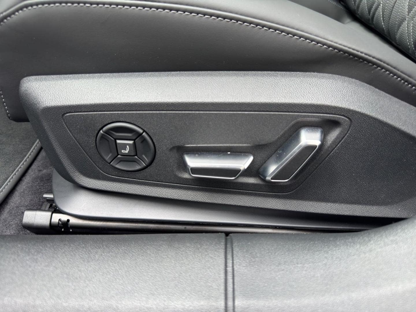 Bild über Audi A5 Limousine e-hybrid e-hybrid quattro 270 kW S tronic - für weitere Informationen kontaktieren Sie den Audi Partner