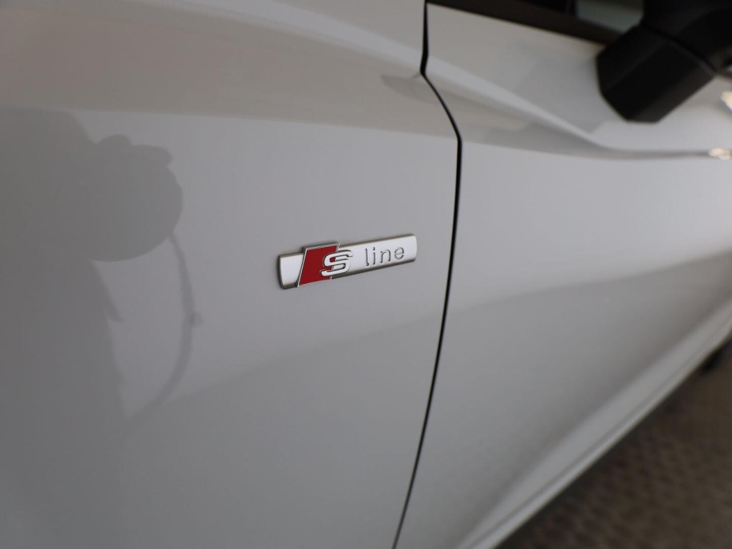 Bild über Audi Q3 S line 35 TFSI S tronic - für weitere Informationen kontaktieren Sie den Audi Partner