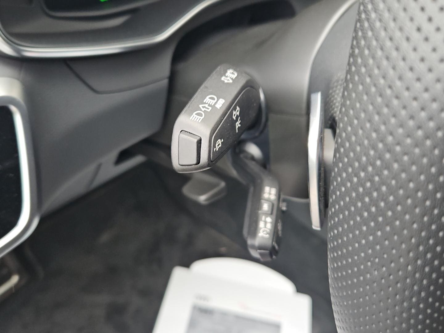 Bild über Audi A6 Avant TFSI e S line 55 TFSI e quattro S tronic - für weitere Informationen kontaktieren Sie den Audi Partner