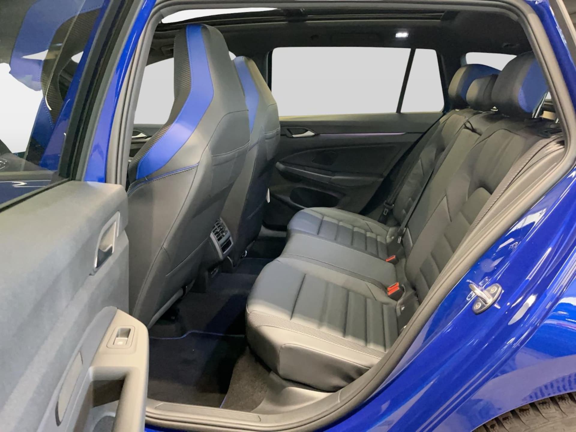 Volkswagen Golf Variant R