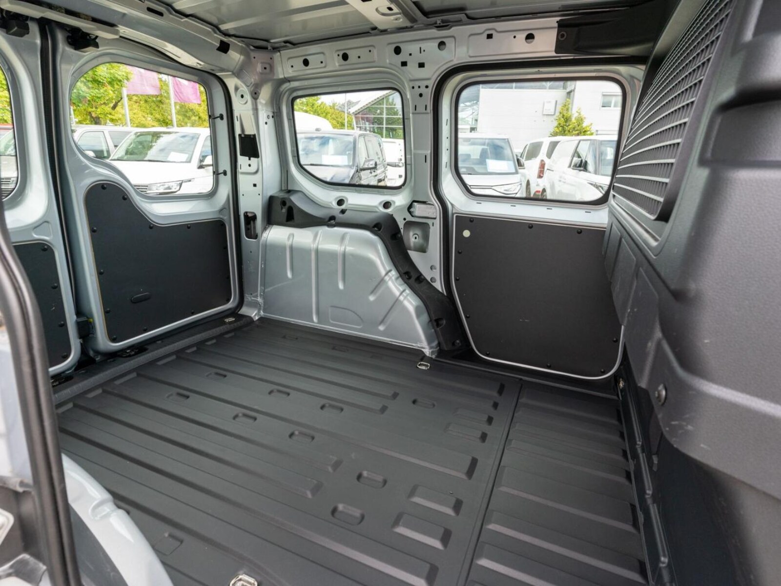 Volkswagen Caddy Cargo – Bild 8