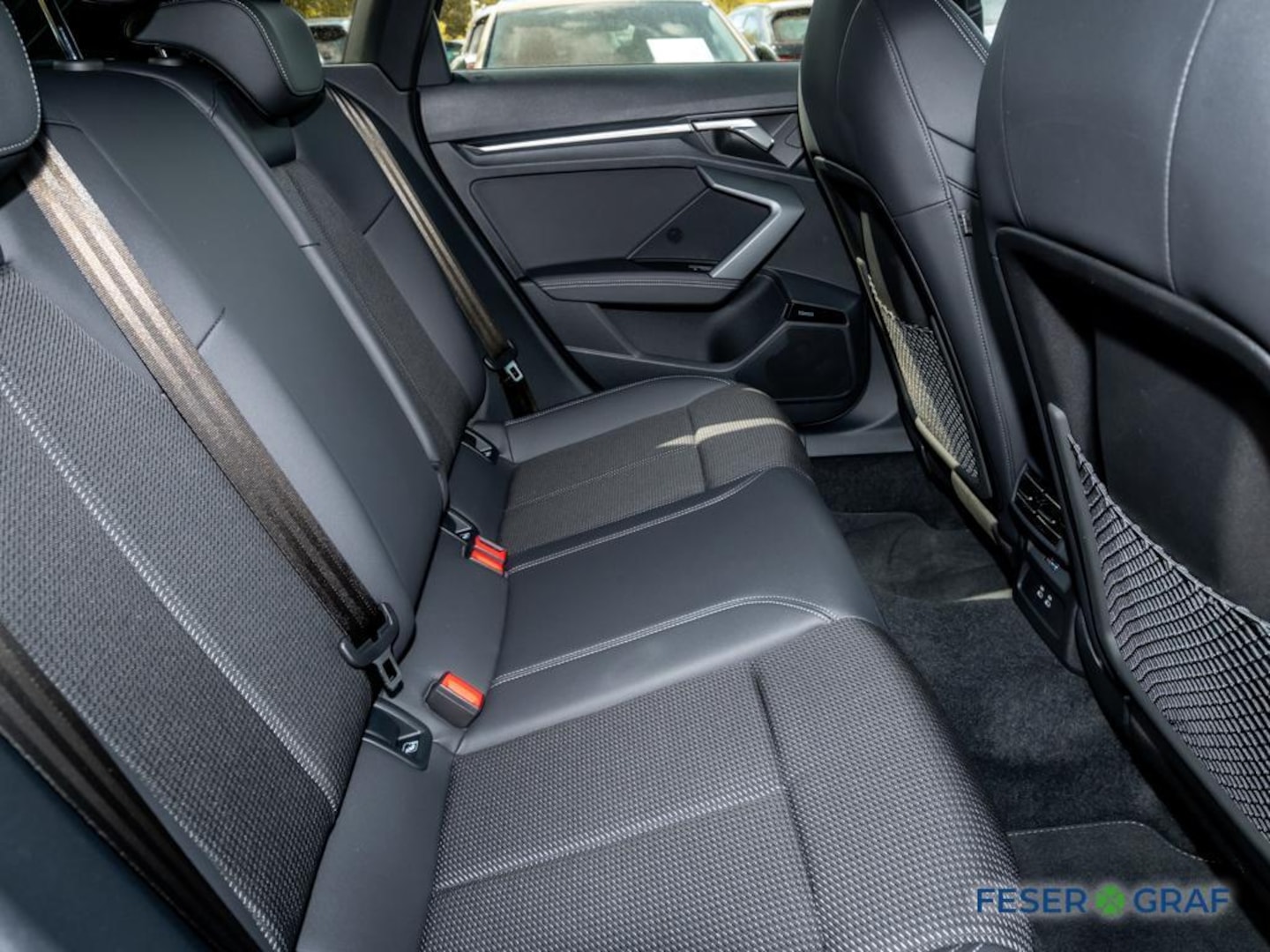 Bild über Audi S3 Sportback TFSI quattro S tronic - für weitere Informationen kontaktieren Sie den Audi Partner