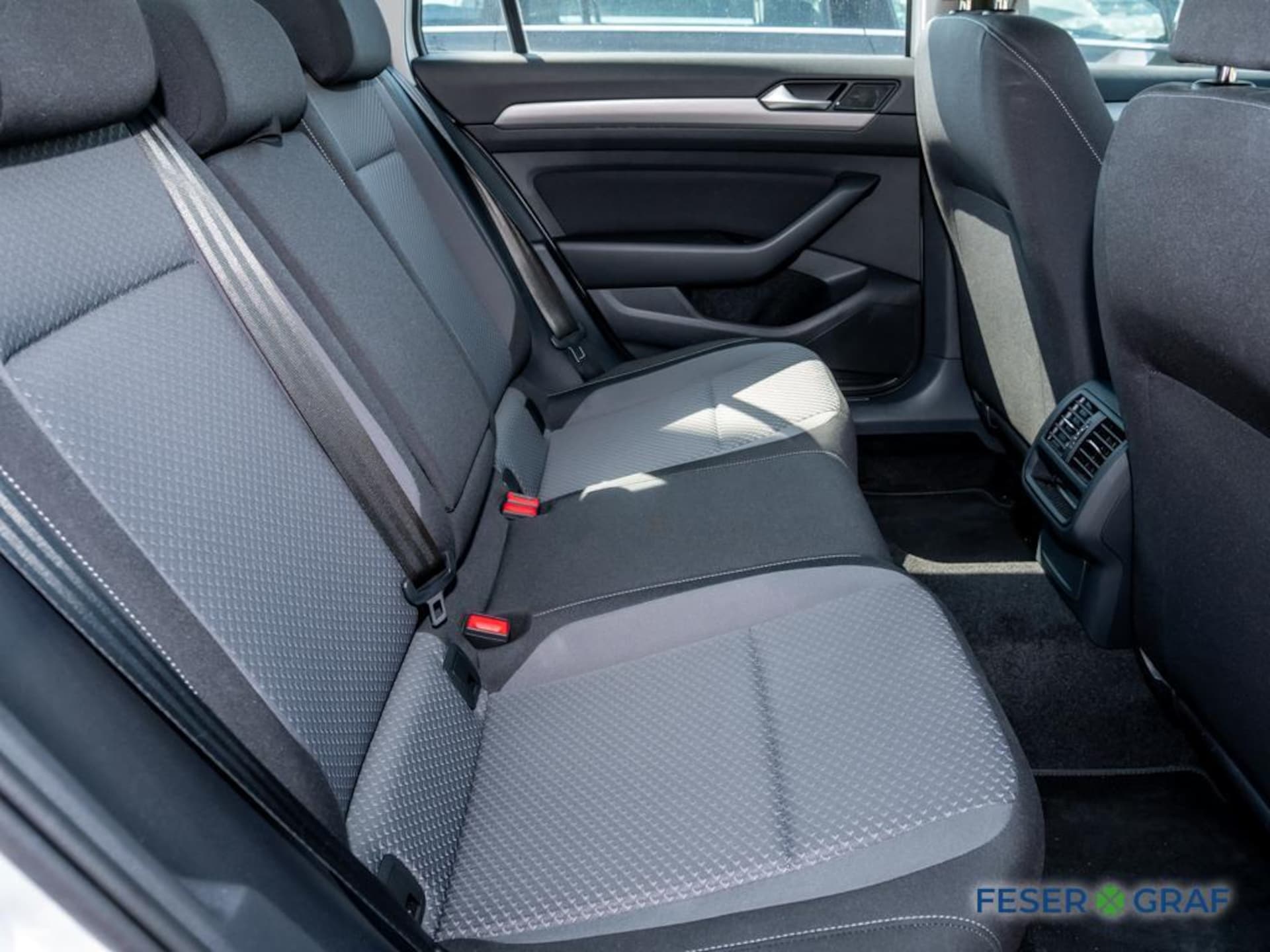 Volkswagen Passat Variant Basis-Modell