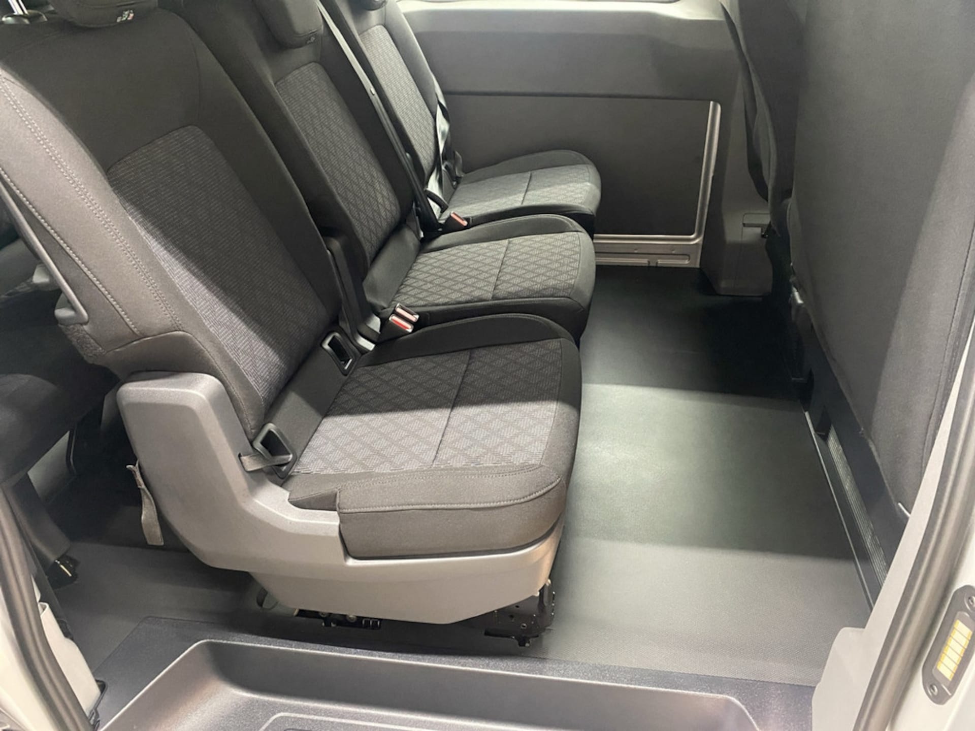 Volkswagen Transporter Kombi kurzer Radstand