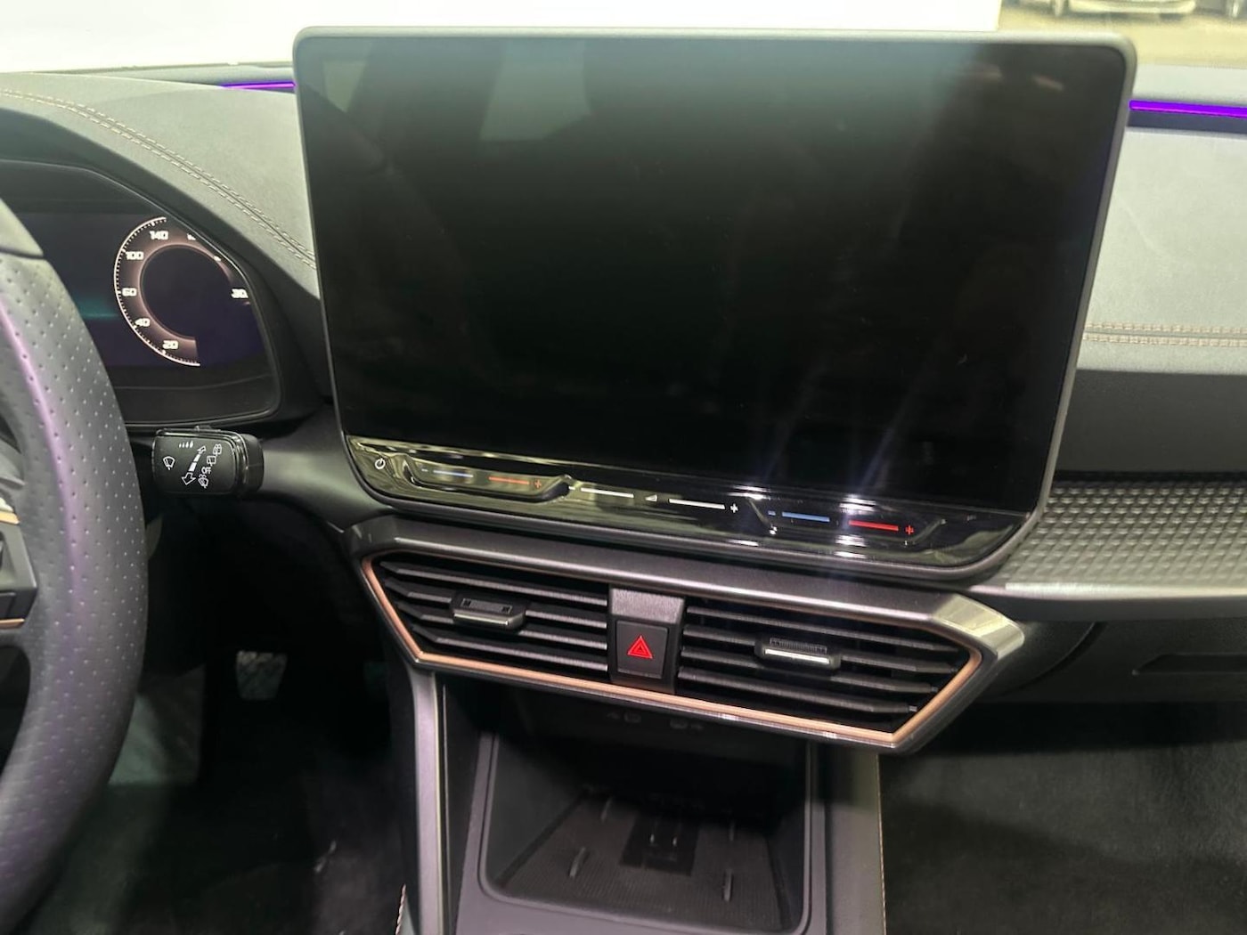 CUPRA Leon Sportstourer 1.5 eTSI DSG 110 kW (150 CV) — photo 16