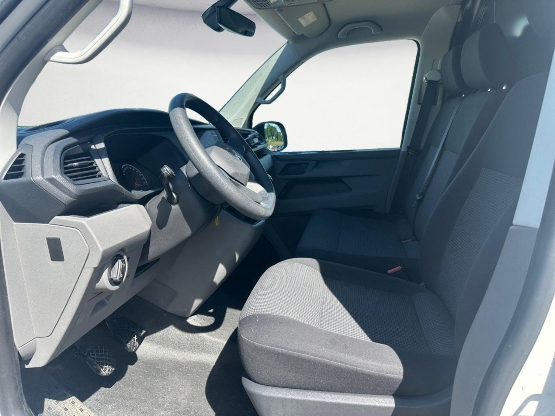 Volkswagen T6.1 Transporter Kasten langer Radstand
