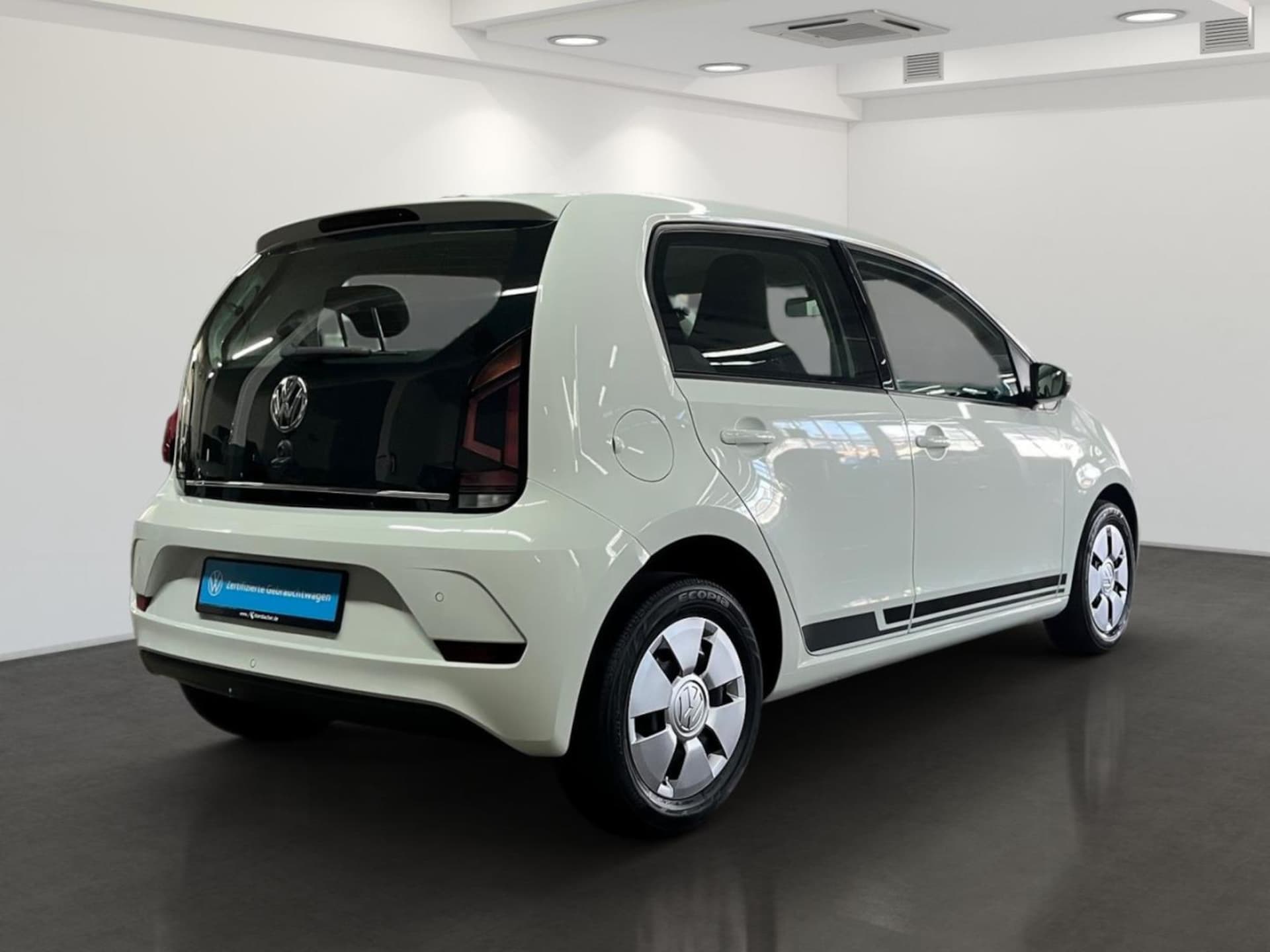 Volkswagen up! move up!