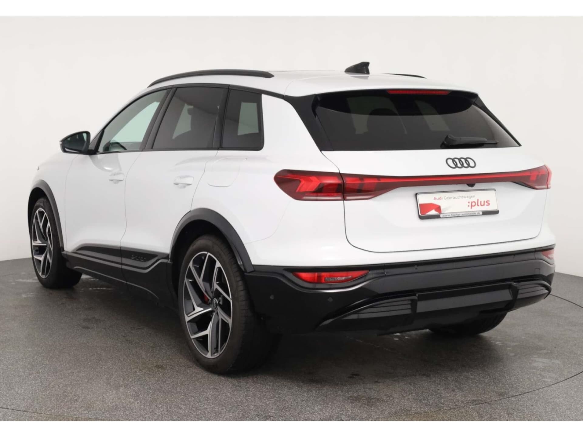 Audi SQ6 SUV e-tron